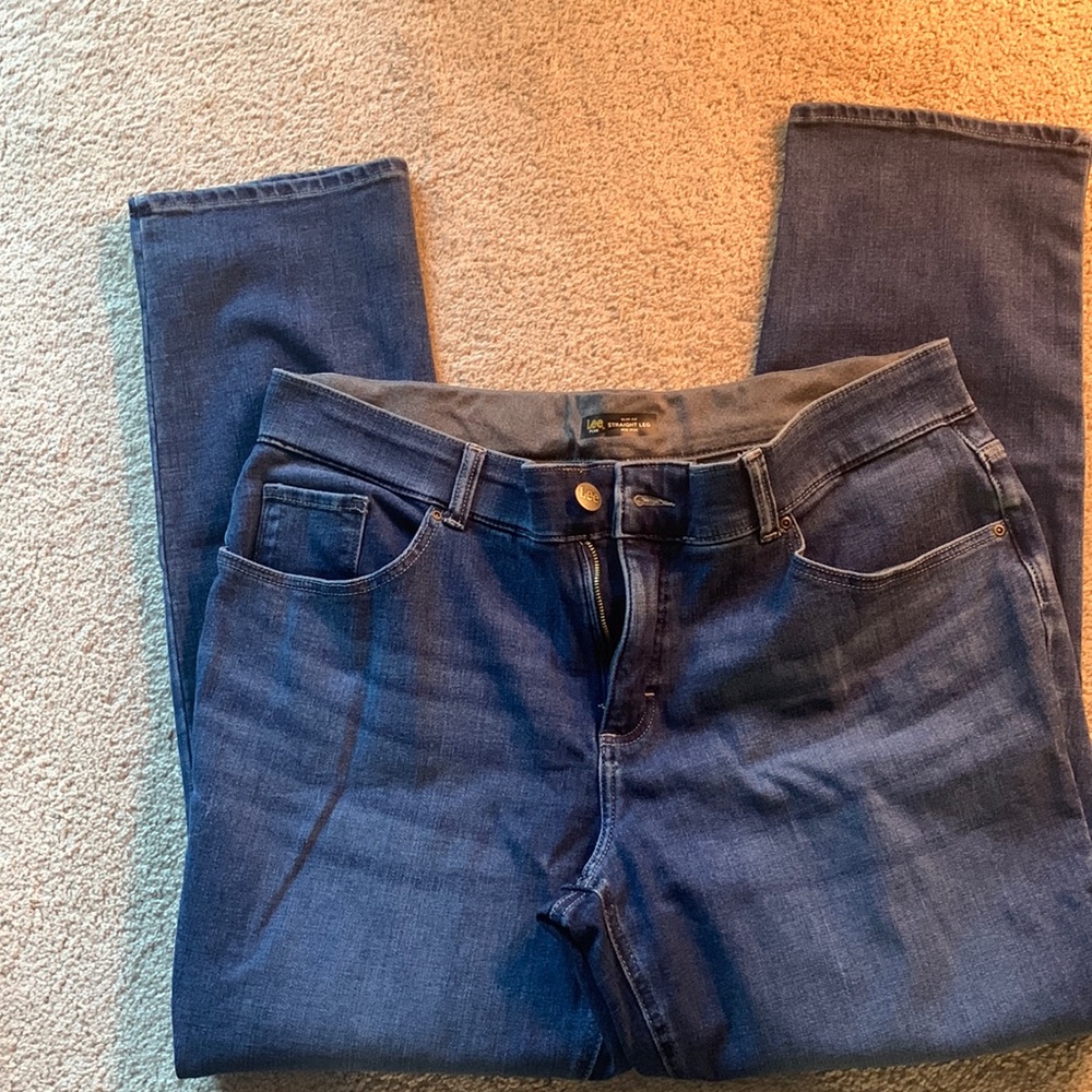 LEE Women’s Ultra-Lux Comfort Slim Straight Jean (PLUS) Size 20W Inseam:LONG